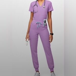 Figs lilac dawn light Purple Scrub Set small and bottoms small/tall joggers